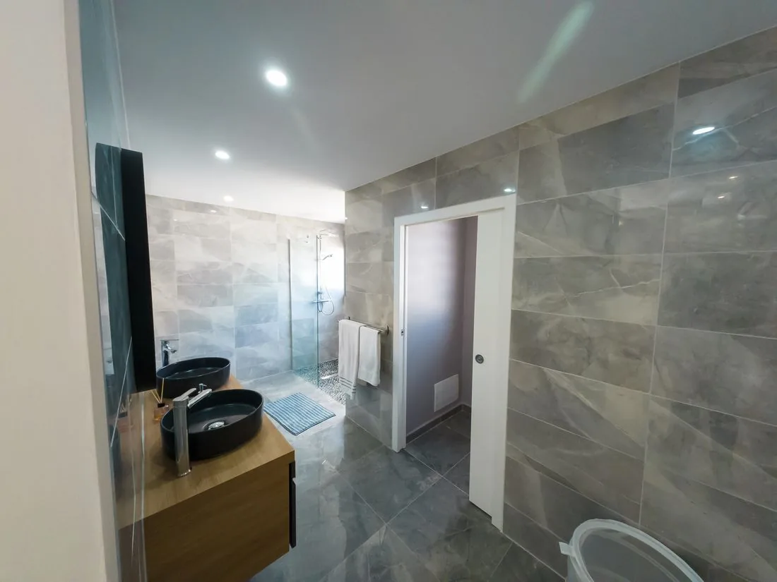 Salle d'eau privative de la Chambre Canopée, Villa Rapha