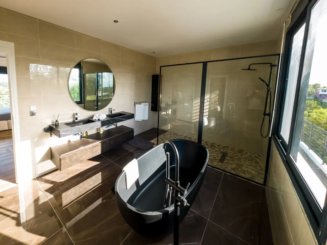 Salle d'eau privative de la Suite parentale, Villa Rapha